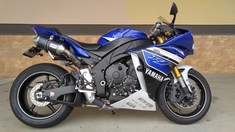 2013 Yamaha YZF-R1 Team Yamaha