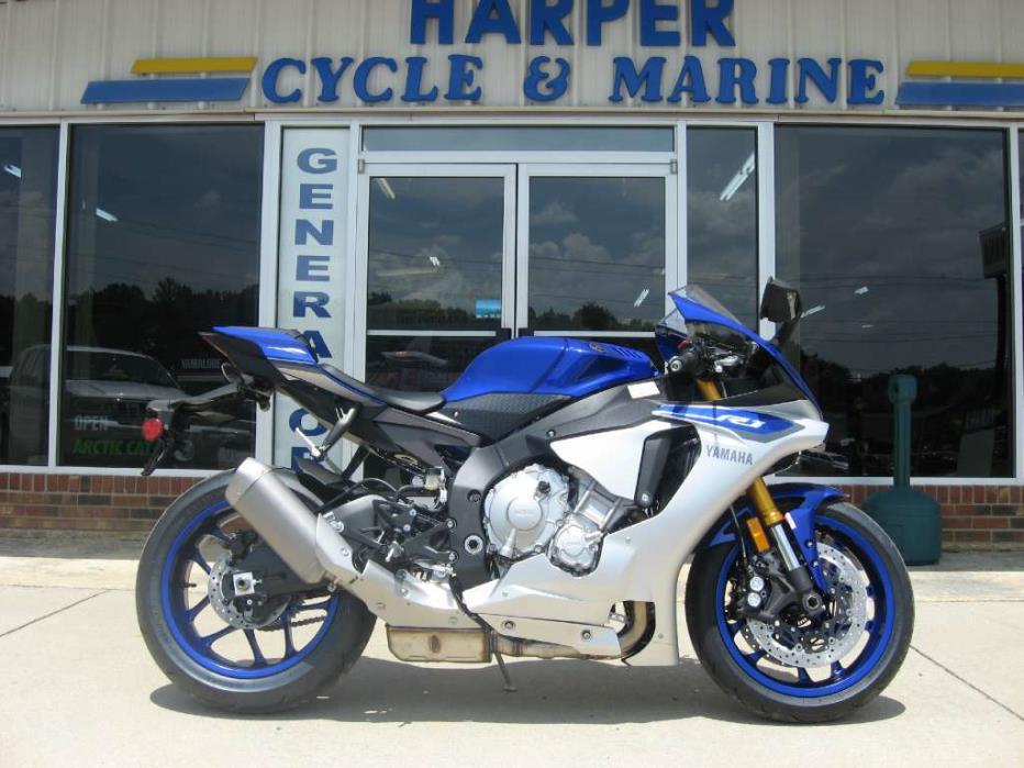 2015 Yamaha YZF-R1