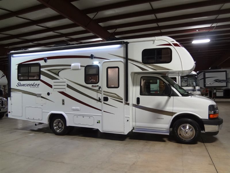 2017 Forest River Rv Sunseeker 2300 Chevy