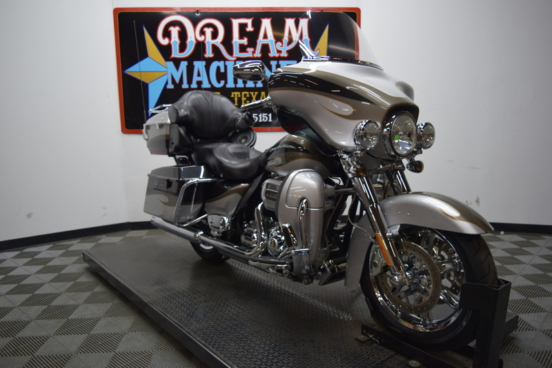 2013 Harley-Davidson FLHTCUSE8 - Screamin' Eagle Ultra Classi