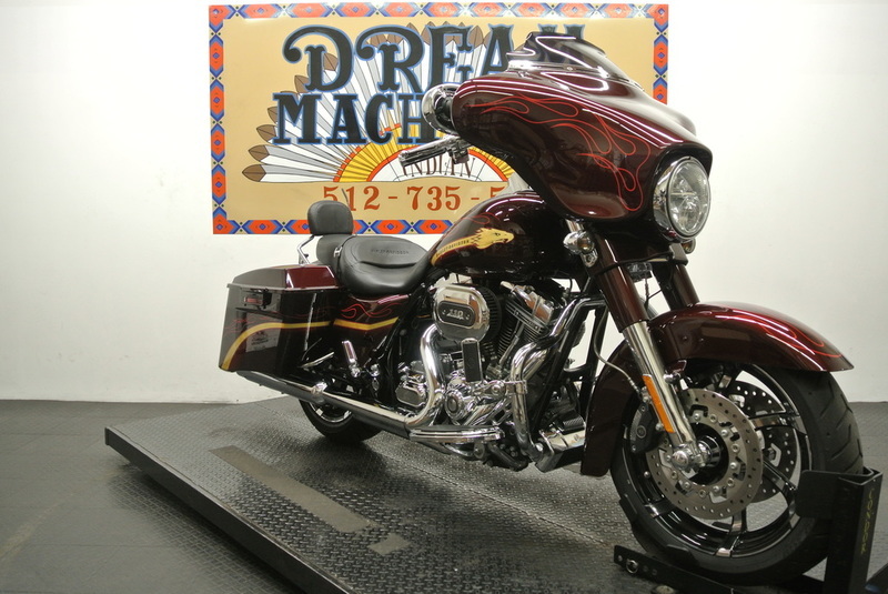 2010 Harley-Davidson FLHXSE - Screamin' Eagle CVO Street Glid
