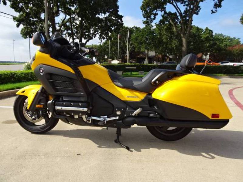 2014 Honda Gold Wing F6B Deluxe Pearl Yellow