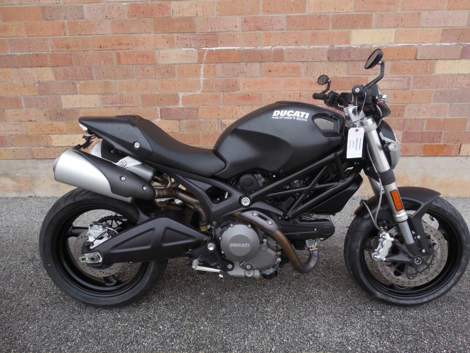 2010 Ducati Monster 696