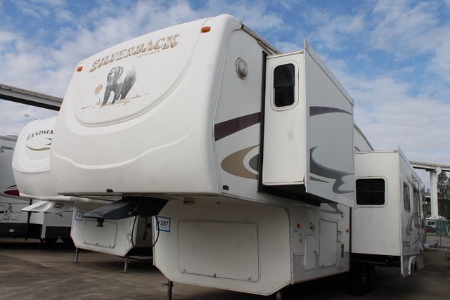 2006 Forest River Silverback 33LBHTS