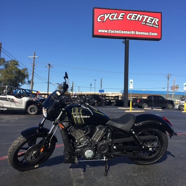 2017 Victory Octane Gloss Black w/Graphics