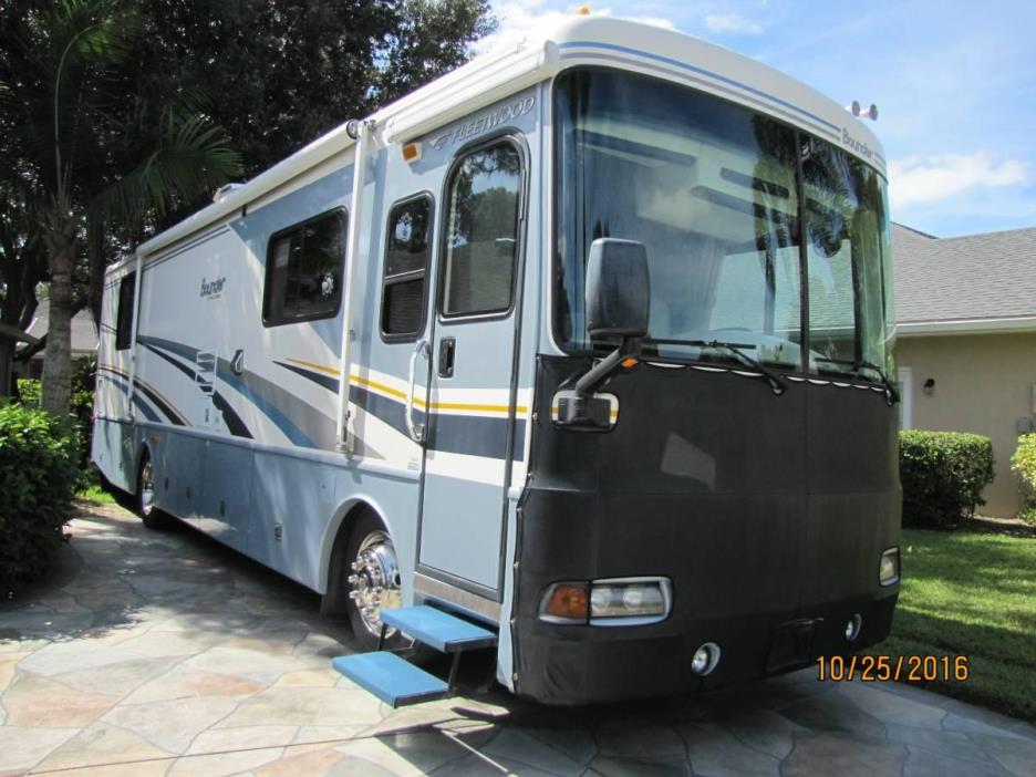 2005 Fleetwood Bounder 34M