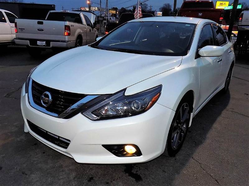 2016 Nissan Altima 2.5 SR 4dr Sedan