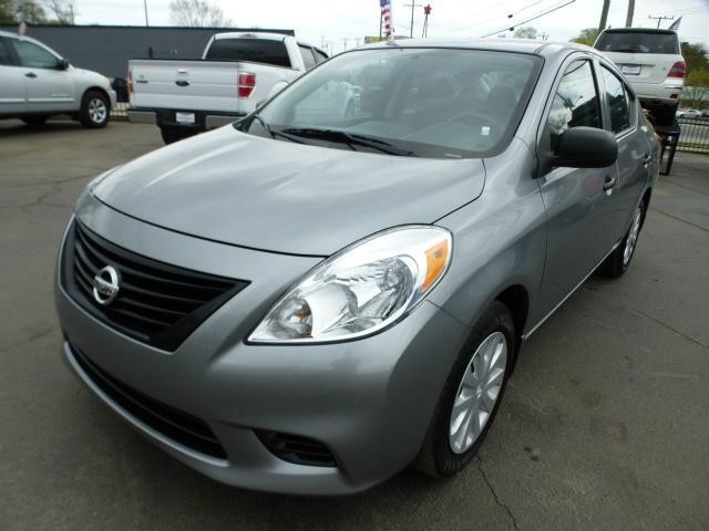 2014 Nissan Versa 1.6 S Plus PluPlu4dr Sedan