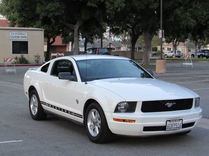 2009 Ford Mustang V6 Premium 2dr Coupe