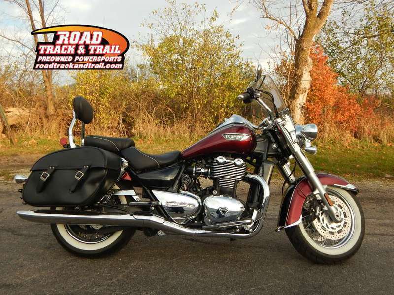 2015 Triumph Thunderbird LT ABS Two-Tone