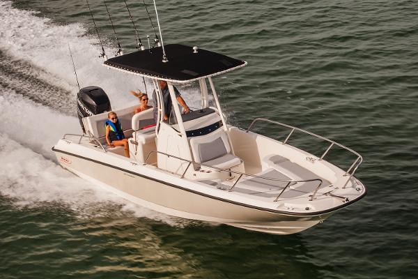 2017 Boston Whaler 240 Dauntless