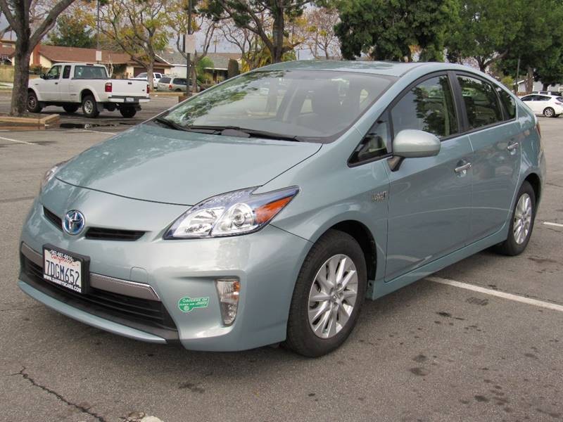 2014 Toyota Prius Plug-in Hybrid Base 4dr Hatchback