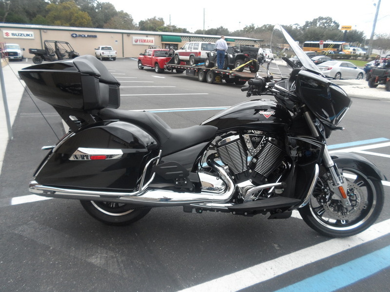 2017 Victory Cross Country Tour Gloss Black