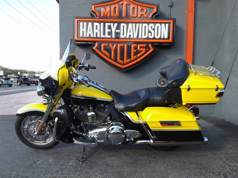 2012 Harley-Davidson FLHTCUSE7 - CVO Ultra Classic Electra Gl