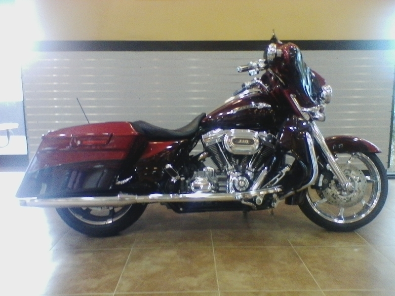 2012 Harley-Davidson FLHXSE3 - CVO Street Glide