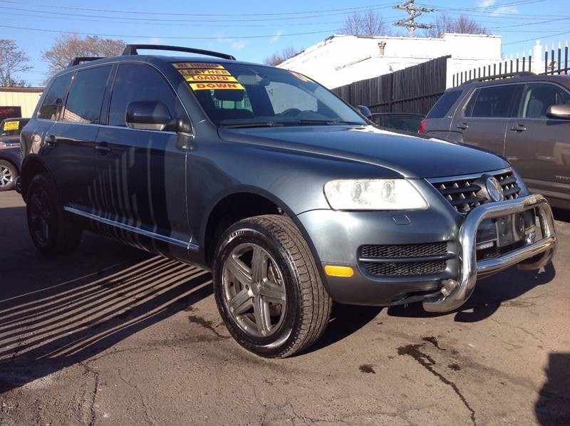 2004 Volkswagen Touareg V8 AWD 4dr SUV