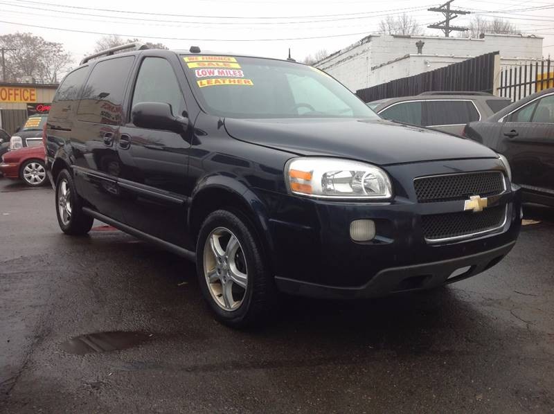 2005 Chevrolet Uplander LT 4dr Mini Van