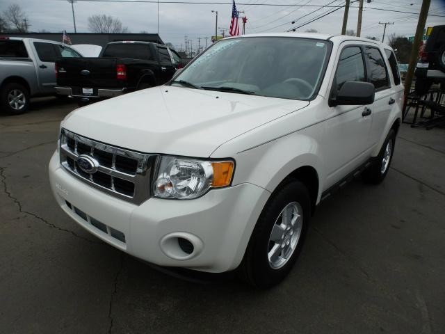 2011 Ford Escape XLS 4dr SUV