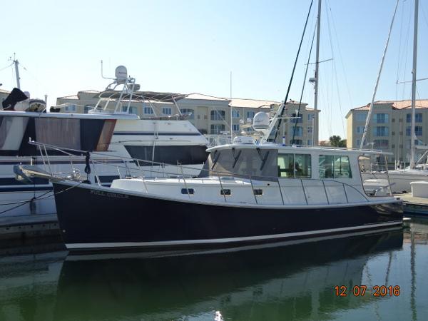 2006 Campbell 37 Downeast