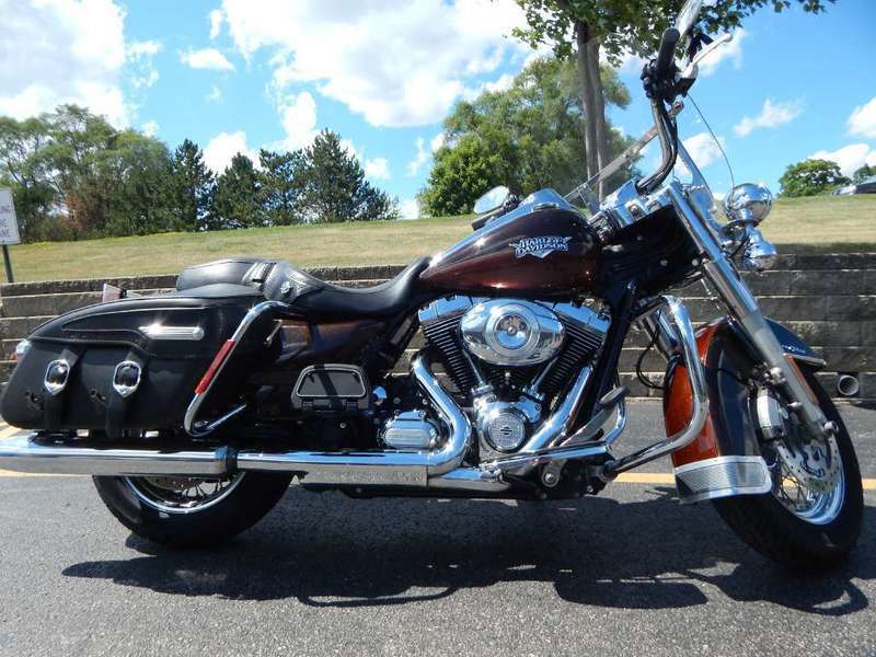 2011 Harley-Davidson FLHRC - Road King Classic