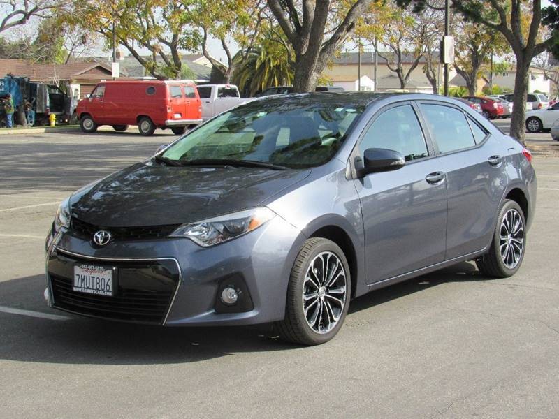 2015 Toyota Corolla S Plus PluPlu4dr Sedan CVT