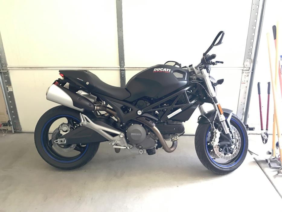 2014 Ducati MONSTER 696