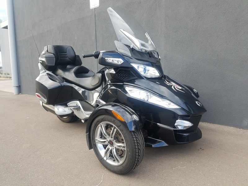 2010 Can-Am Spyder Roadster RT Audio And Convenience