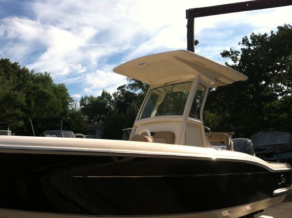 2012 Scout Boats 225 XSF