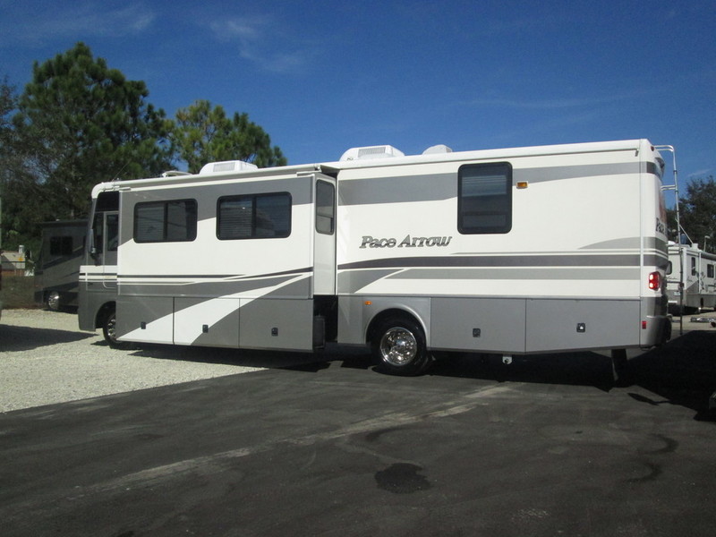 2003 Fleetwood Pace Arrow