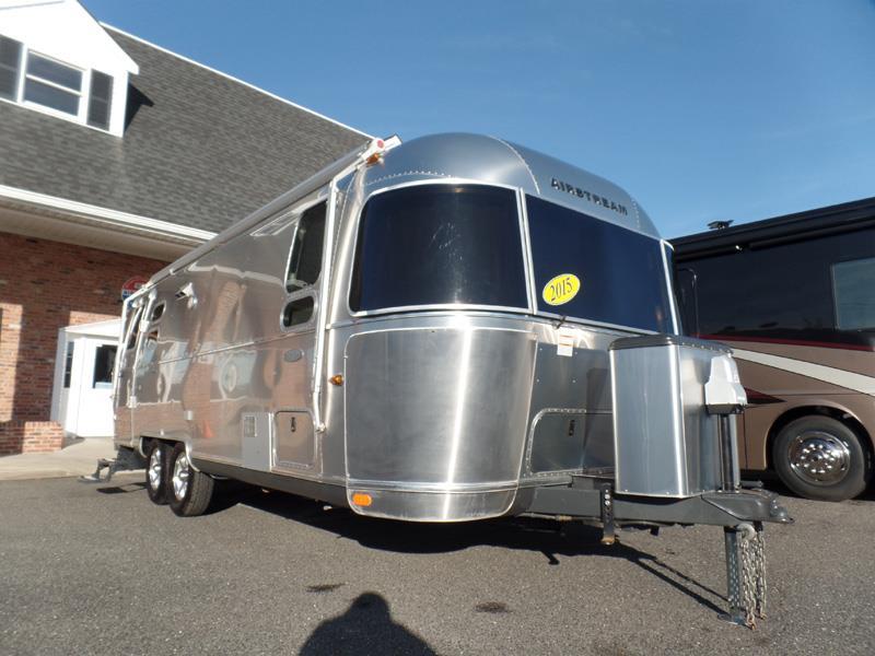 2015 Airstream Flying Cloud 25FB Twin