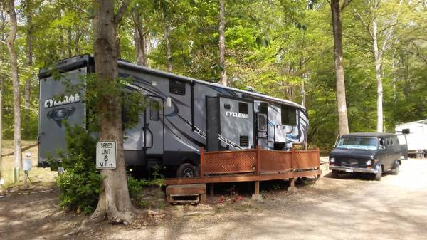 2015 Heartland CYCLONE 4100 KING