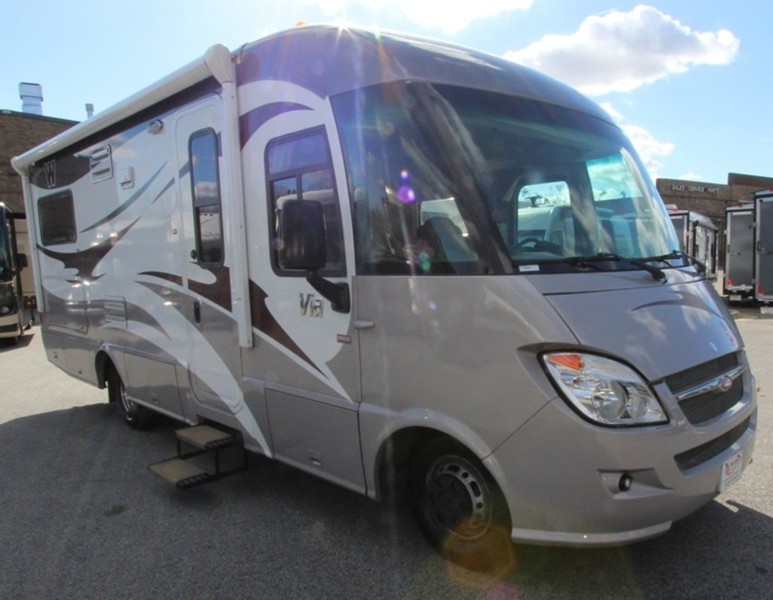 2011 Winnebago VIA 25T