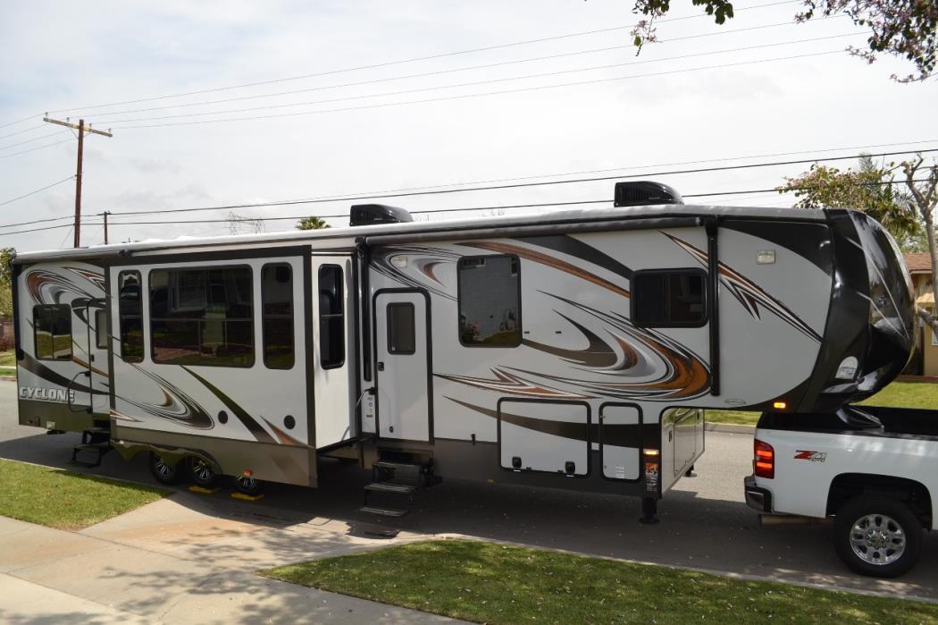 2014 Heartland CYCLONE 3800