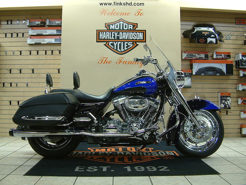 2008 Harley-Davidson FLHRSE4 - CVO Road King Screamin' Eagle