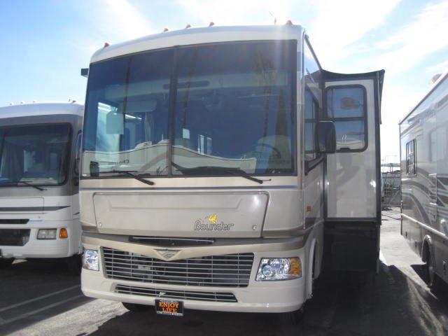 2009 Fleetwood Bounder 35H