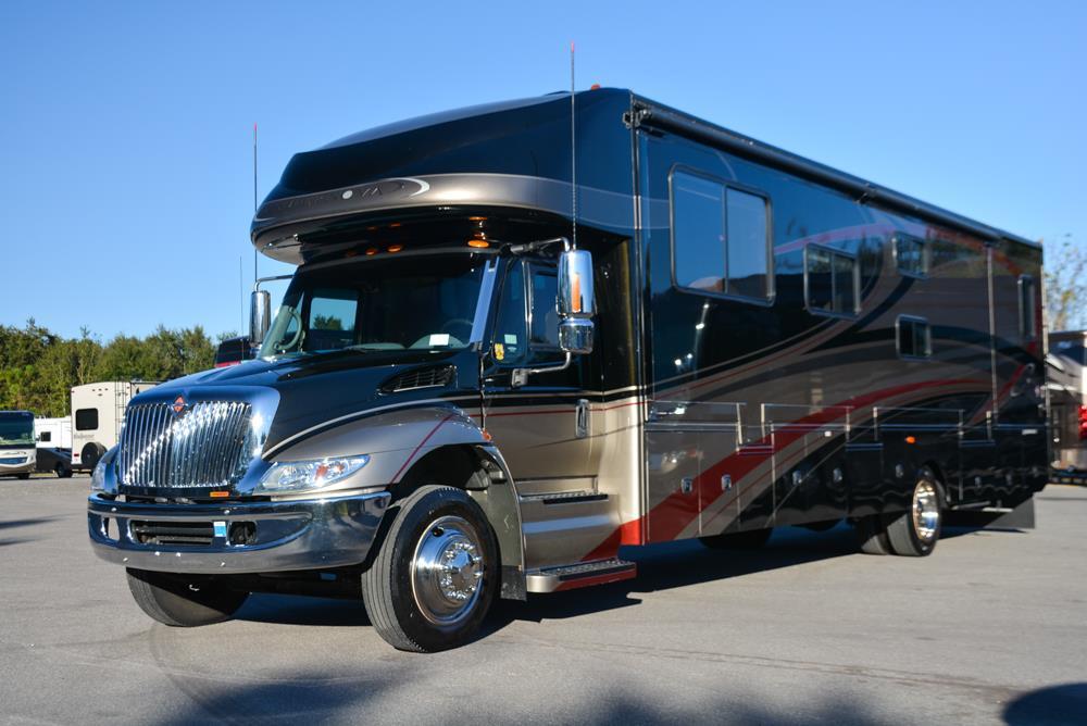 2008 Gulf Stream Conquest Super Nova 6400