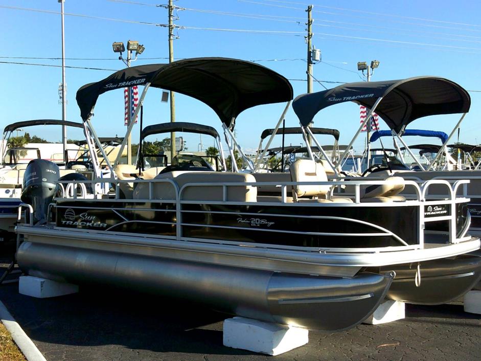 2017 Sun Tracker Fishin' Barge 20 DLX