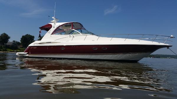 2004 Cruisers Yachts 440 Express