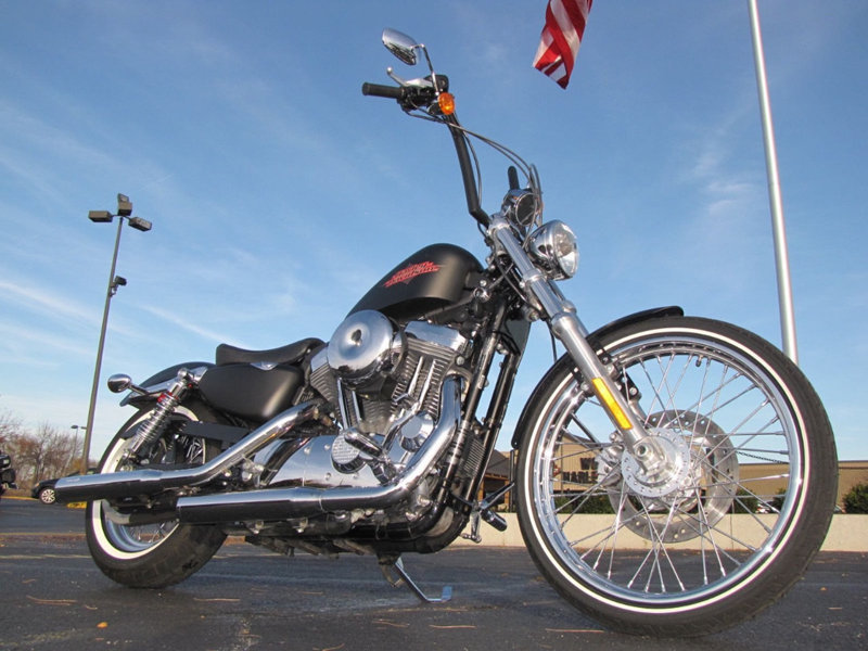 2013 Harley-Davidson XL1200V SPORTSTER SEVENTY-TWO