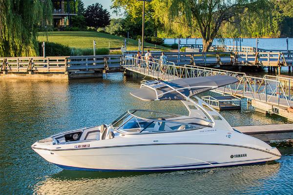 2017 Yamaha Sport Boat 242 LIMITED S E-SERIES