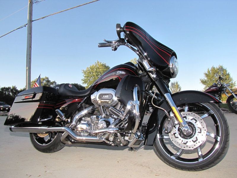 2011 Harley-Davidson CVO STREET GLIDE FLHXSE2