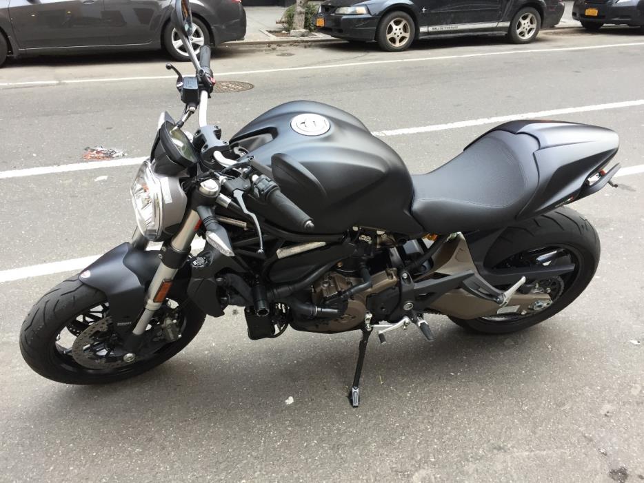 2015 Ducati MONSTER 821