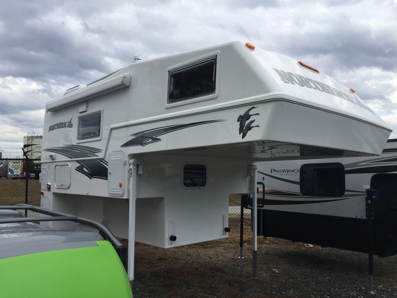 2017 Northern Lite Special Edition Series Campers 8-11 Q Cl