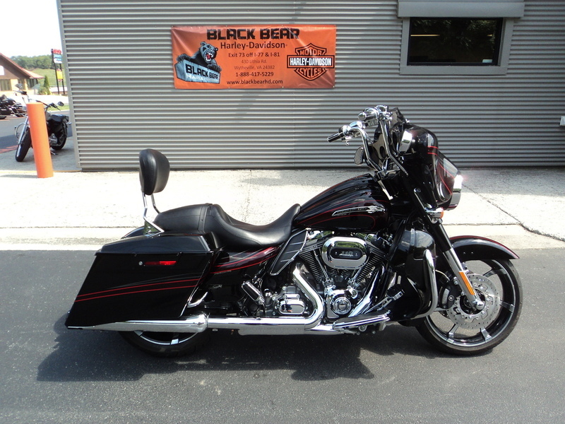 2011 Harley-Davidson FLHXSE2 - CVO Street Glide