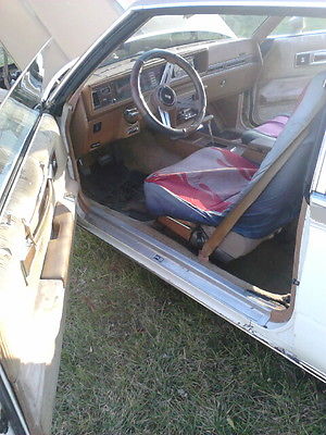 Oldsmobile : Cutlass chrome white/gold