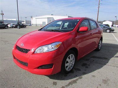 Toyota : Matrix 5dr Wagon Automatic L FWD 5 dr wagon automatic l fwd low miles automatic gasoline 1.8 l 4 cyl red