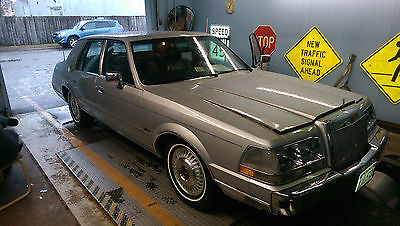 Lincoln : Continental Base Sedan 4-Door 1986 lincoln continental base sedan 4 door 5.0 l