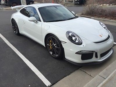 Porsche : 911 GT3 Fully loaded, lightweight bucket seats, ceramic brakes, front axle lift, etc