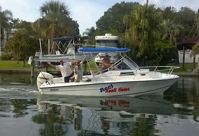 ANGLER 220 WA (Walk Around) with 250HP Evinrude ETEC