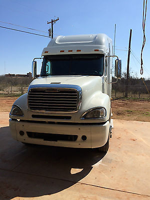 Other Makes : Columbia 120 Tractor Truck - Long Conventional 2007 freightliner columbia condo sleeper detroit 60 series